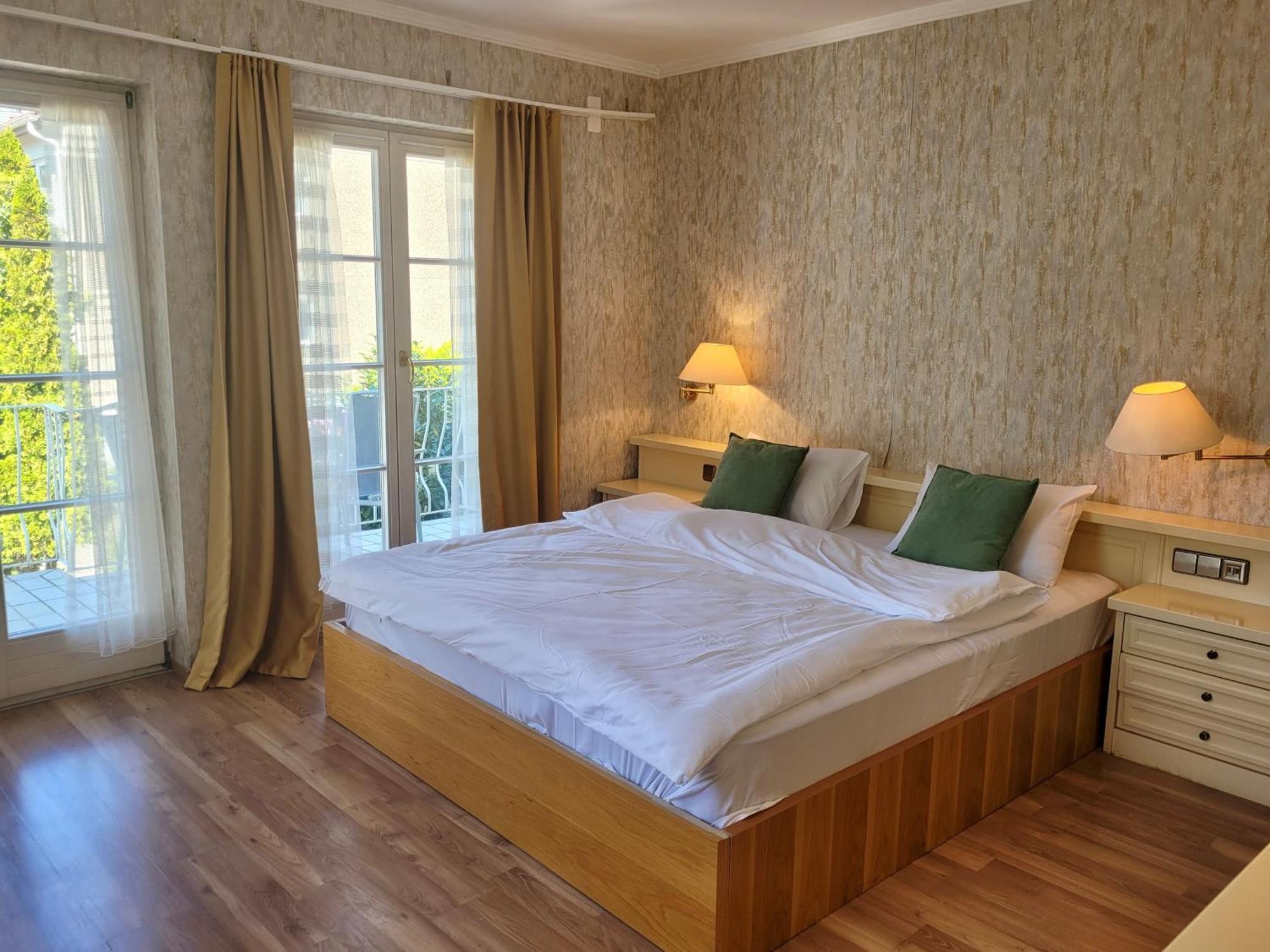 See-Hotel Seeschau - Direkt Am Bodenseeufer Reichenau Exteriör bild